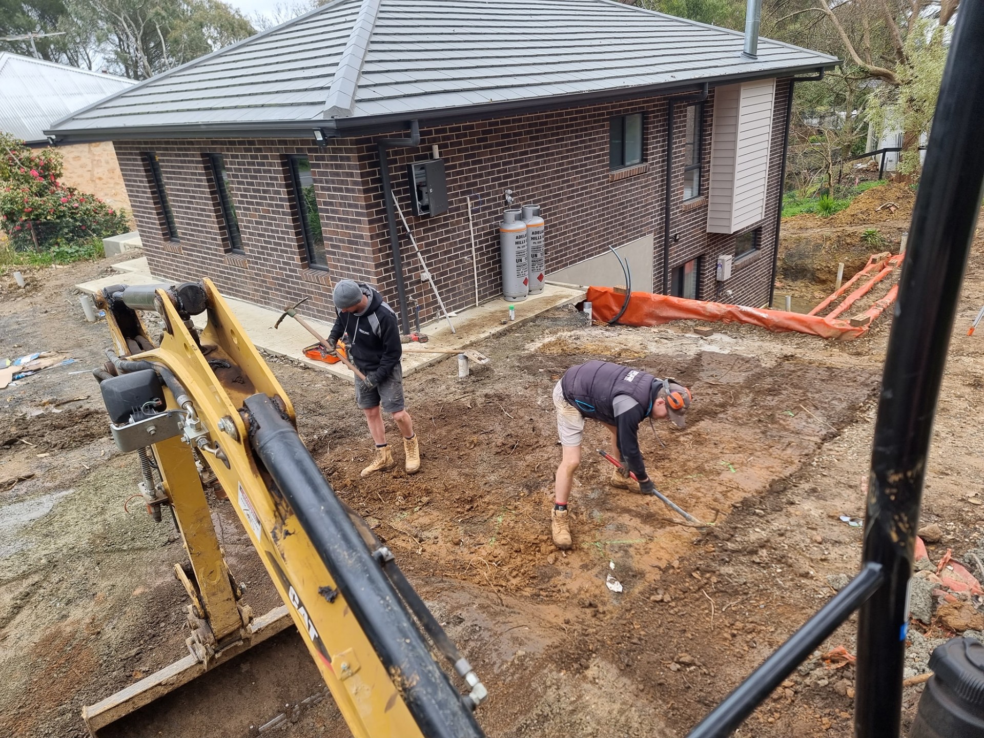 Twin LPG bottle install on a new brick home